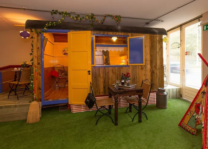 Indoor City Camping Alkmaar